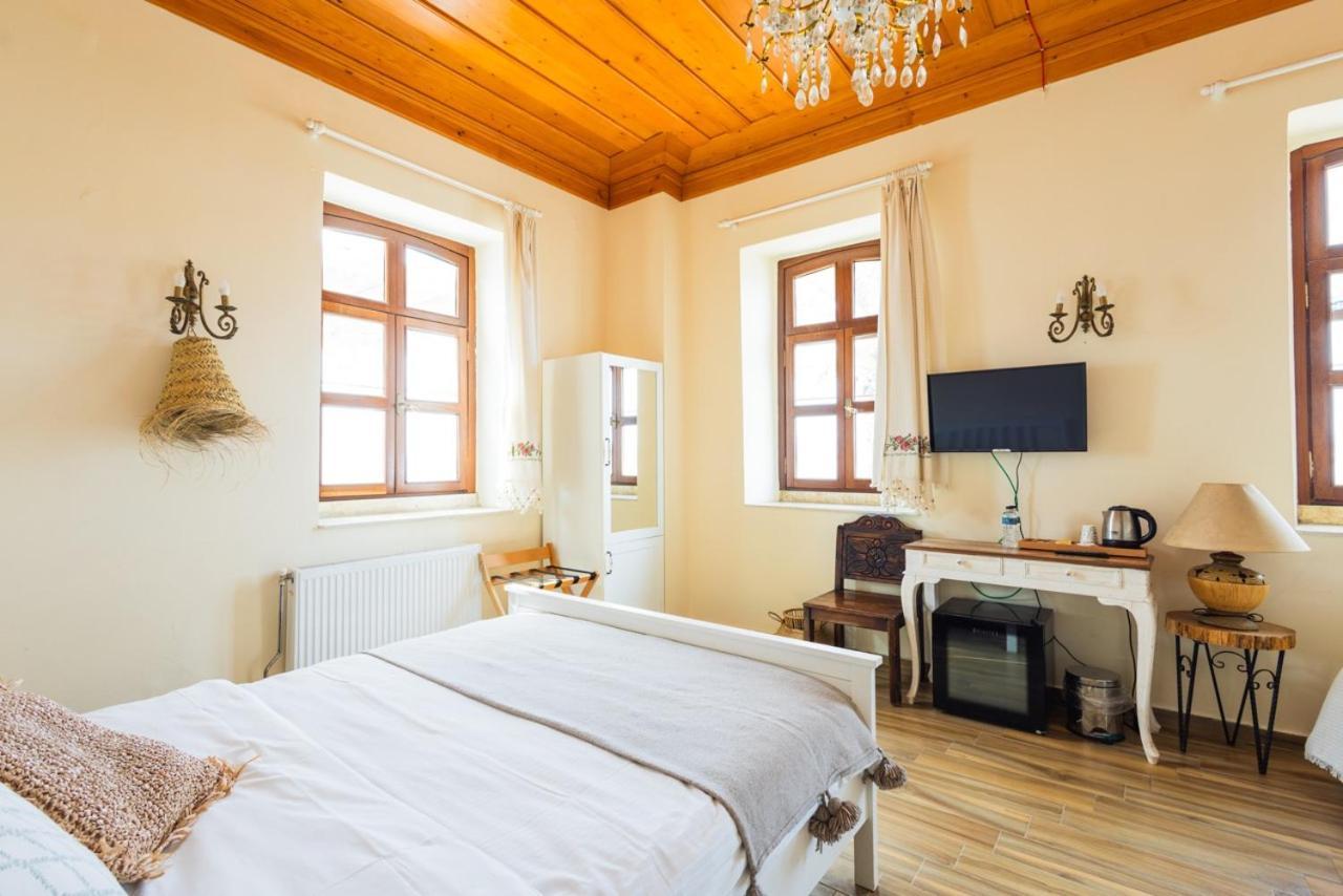 Lavantali Konak Otel Restoran Сеферихисар Экстерьер фото