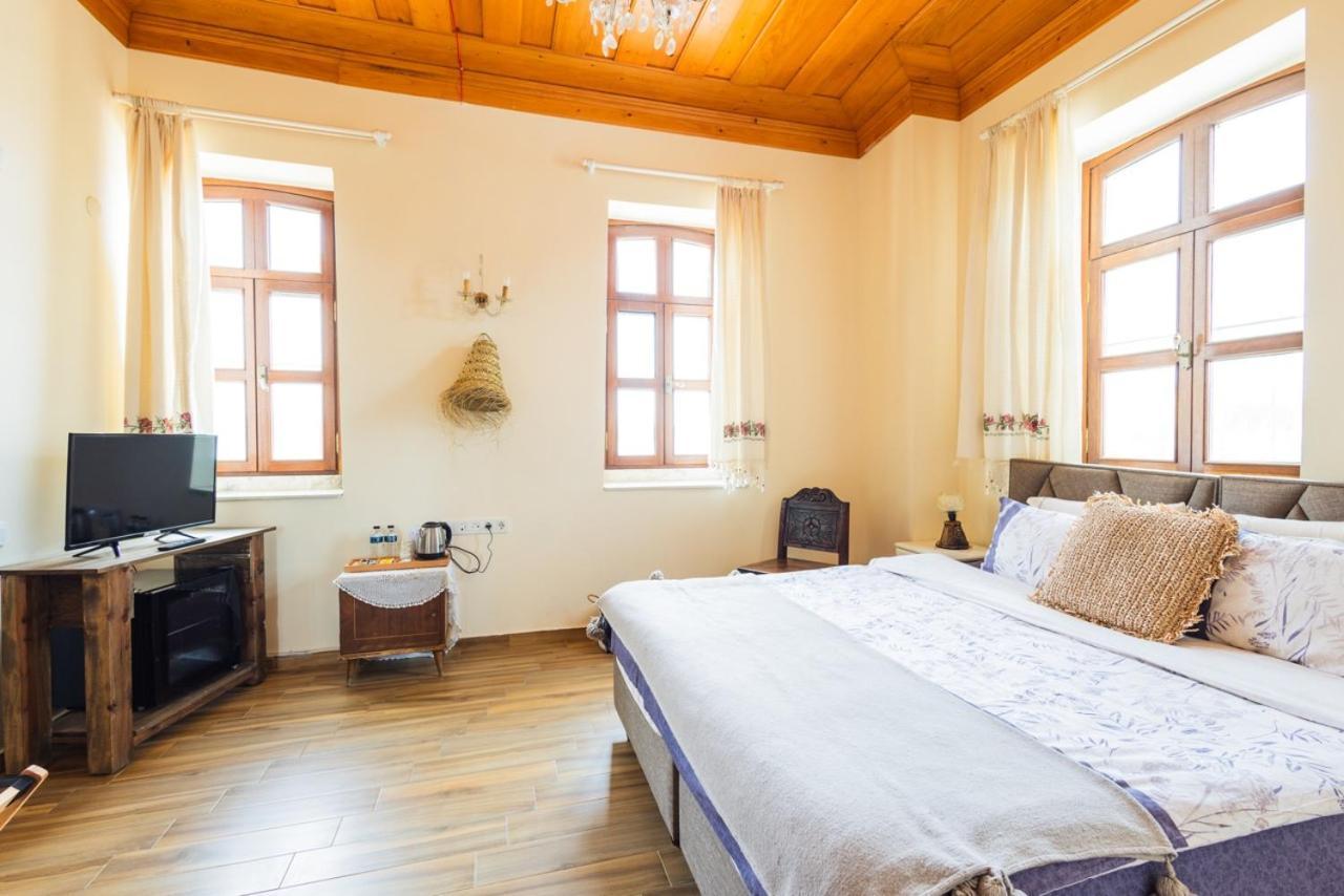 Lavantali Konak Otel Restoran Сеферихисар Экстерьер фото